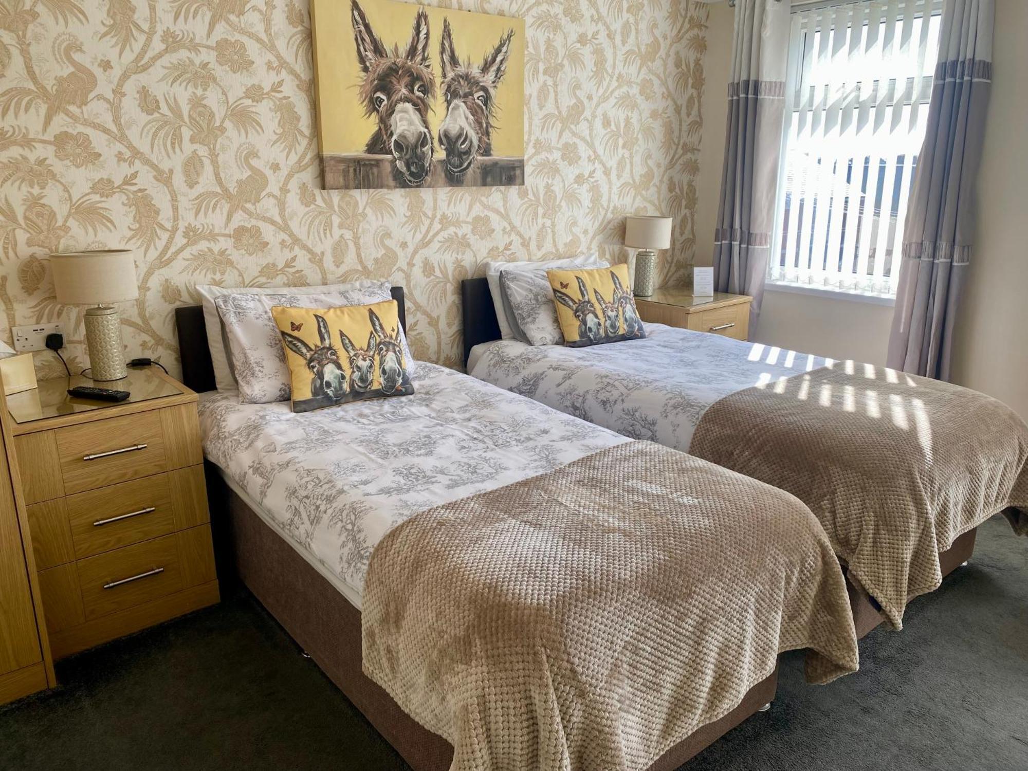 Guest house The Libra - Adults Only With Carpark