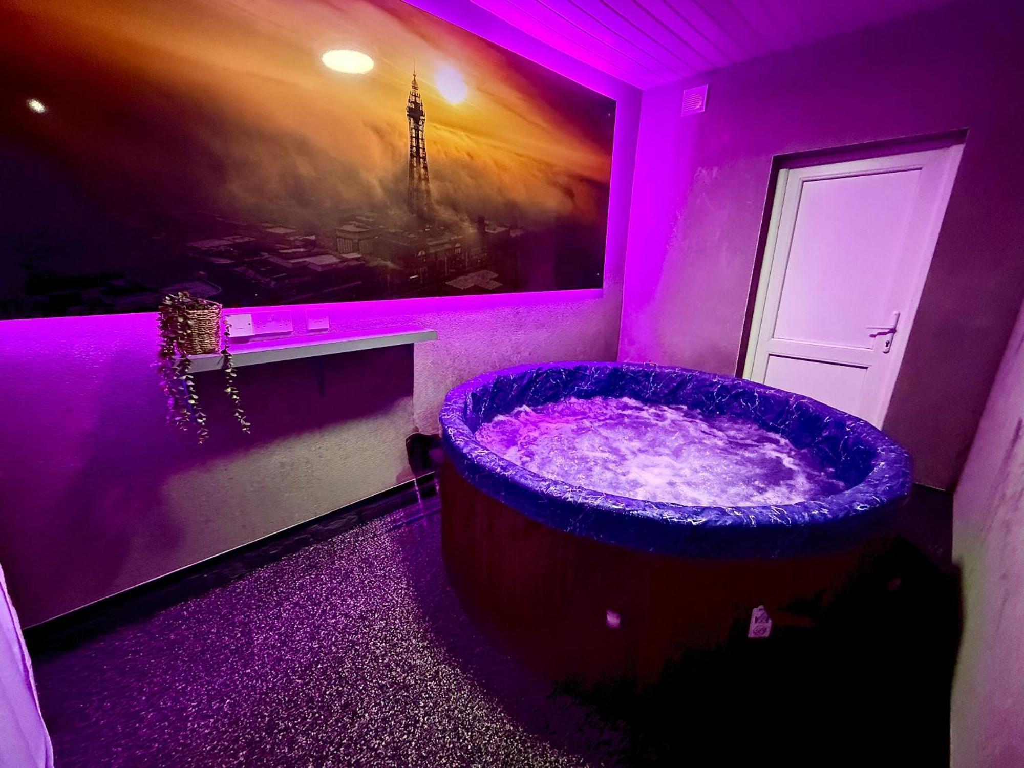 Hornby Luxury Hot Tub And Jacuzzi * Blackpool