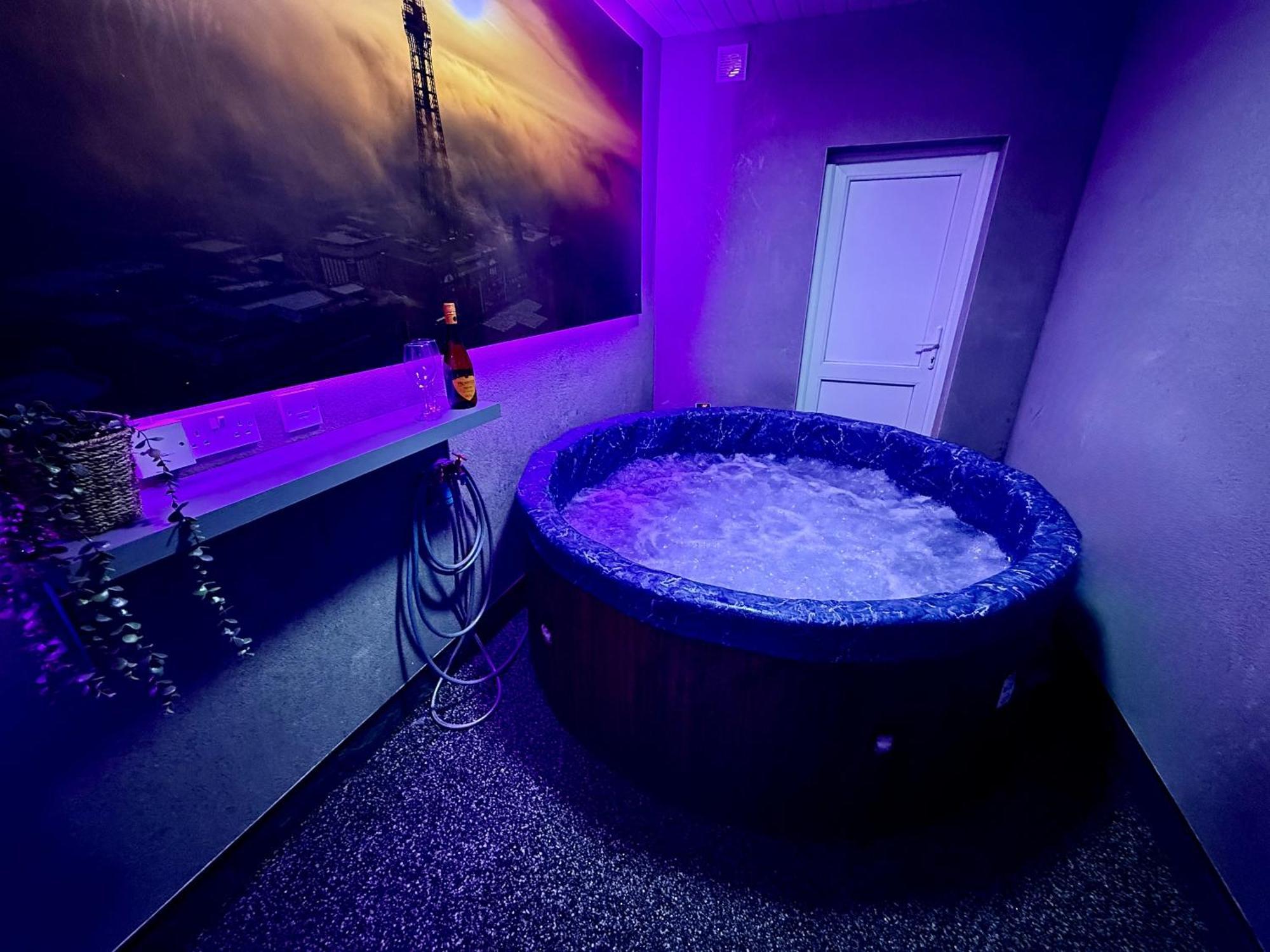 Apartment Hornby Luxury Hot Tub And Jacuzzi