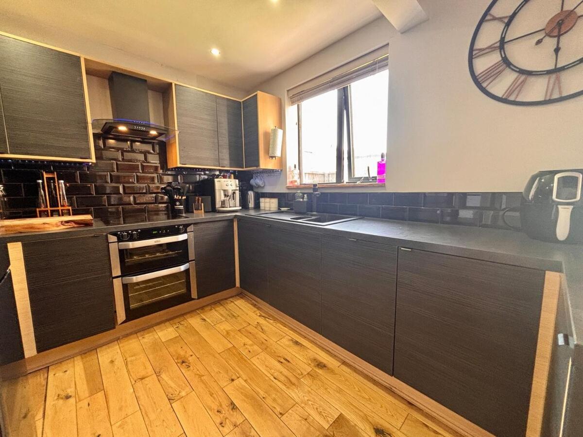 Crescent House, Pleasure Holiday home
