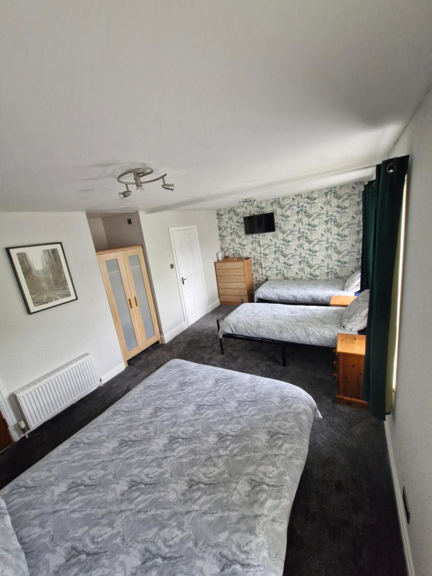 The Clevedon Bed & Breakfast Blackpool