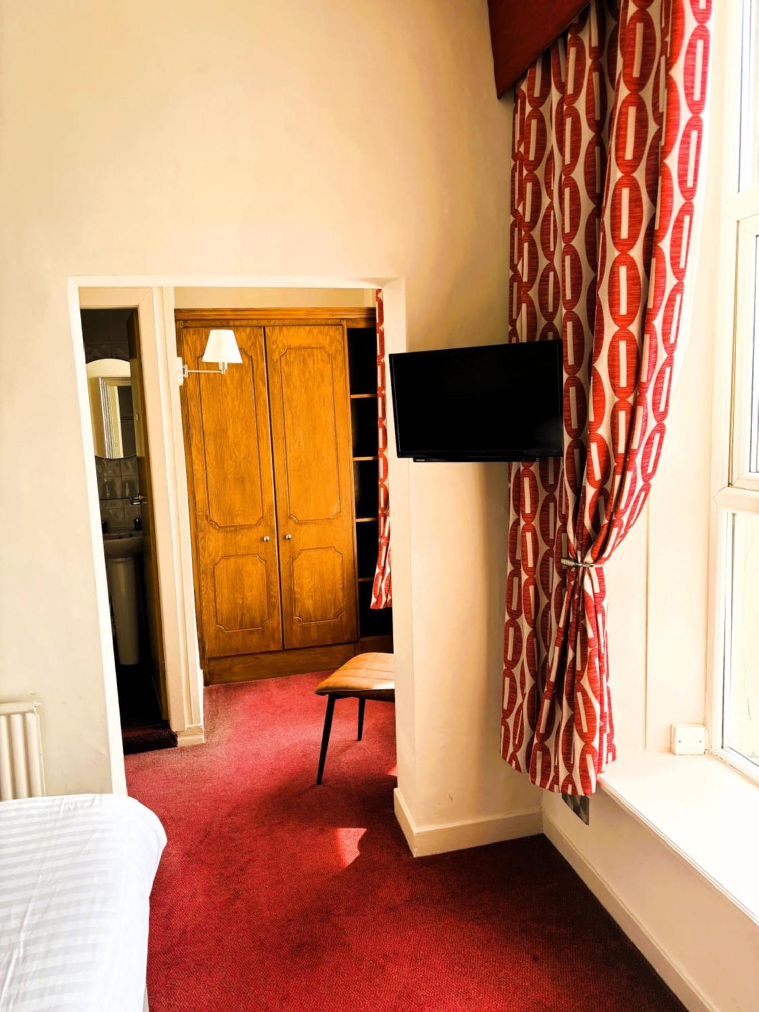 Claremont Hotel 3*