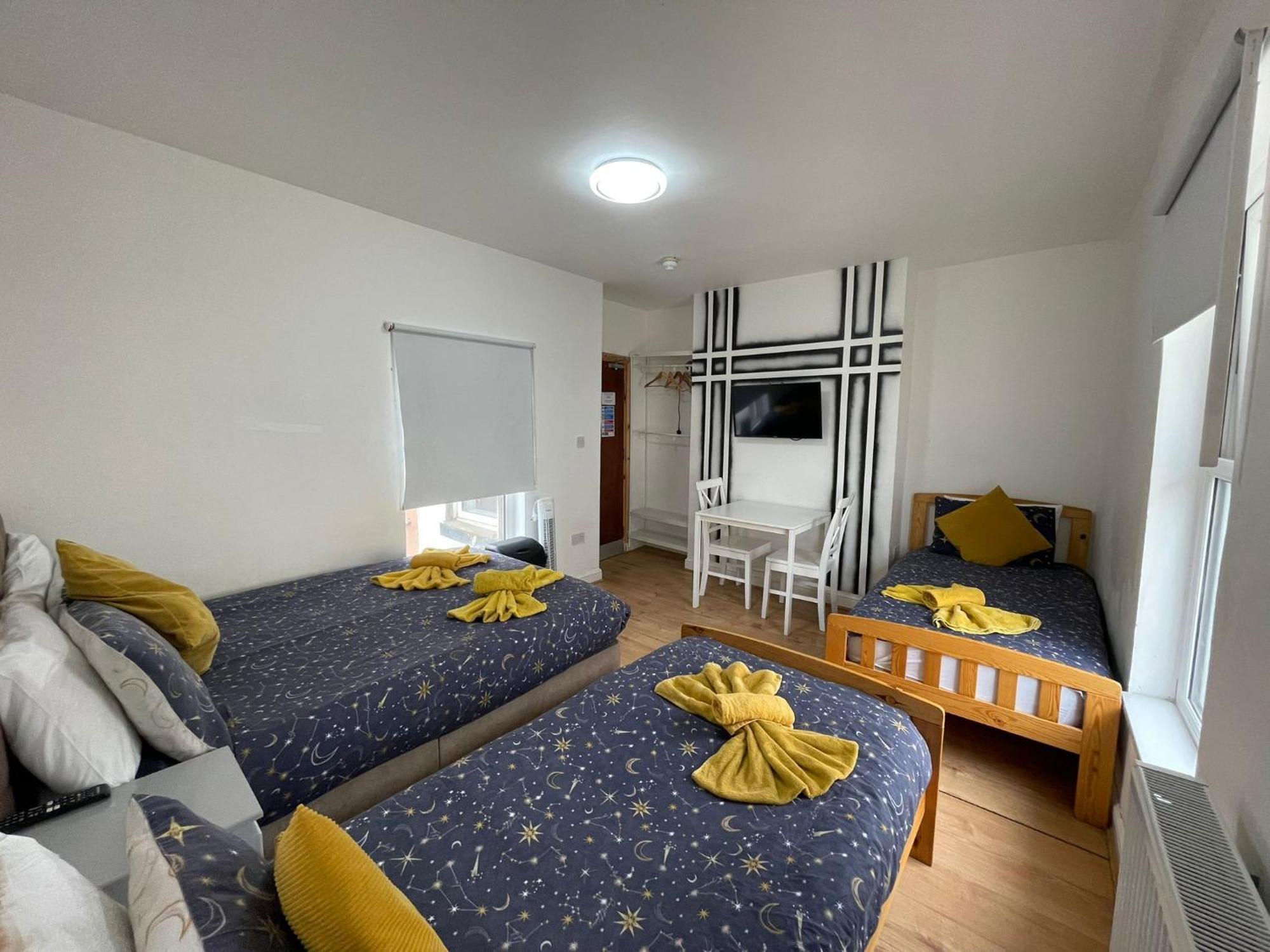 Ariana House Hotel-families And Couples Only Guest house