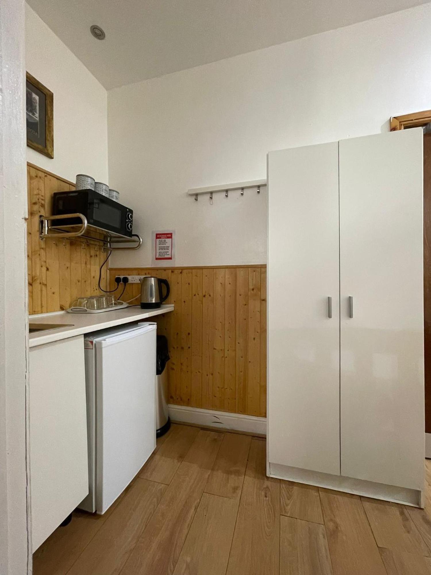 Ariana House Hotel-families And Couples Only Guest house