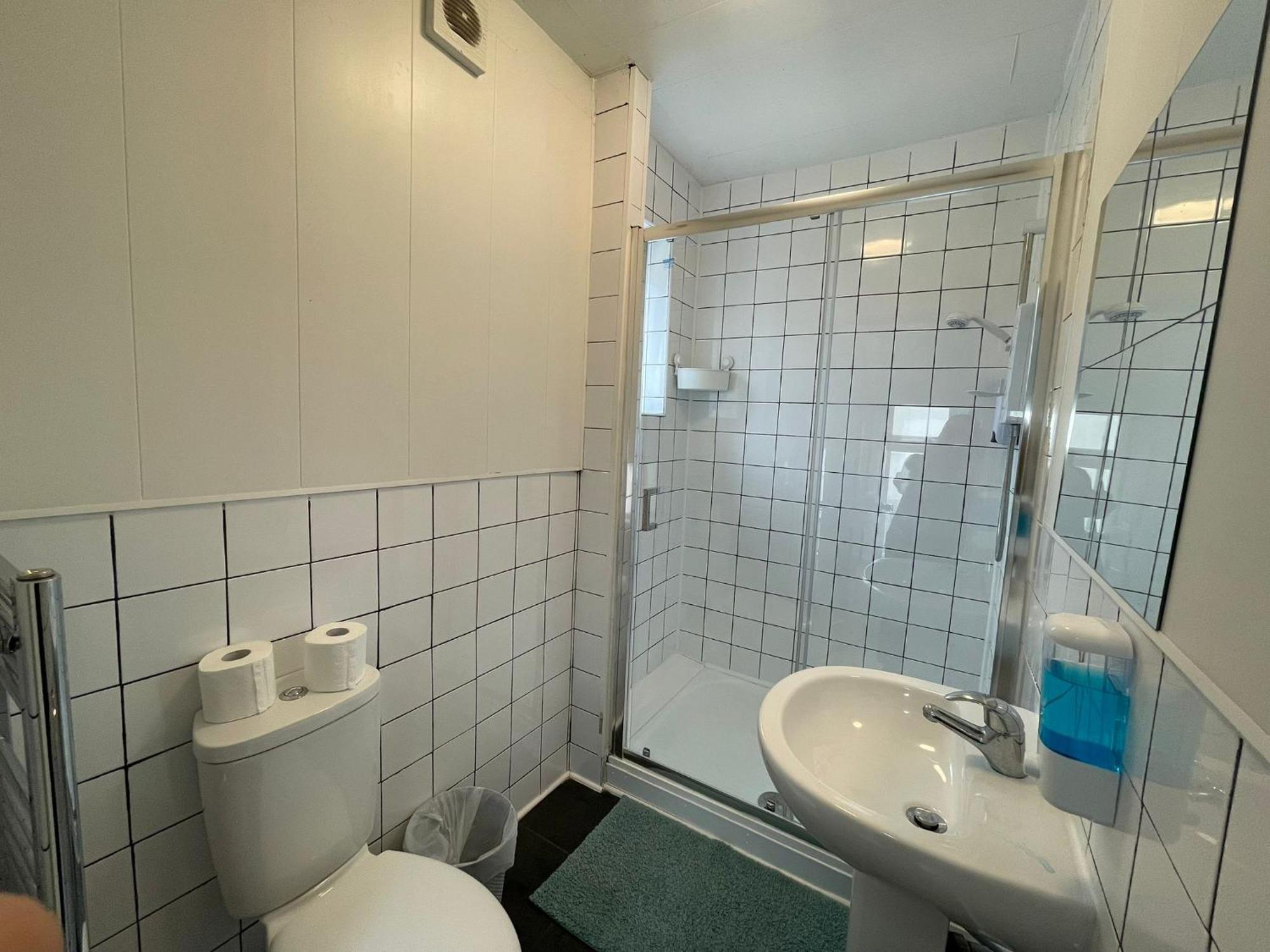Ariana House Hotel-families And Couples Only *