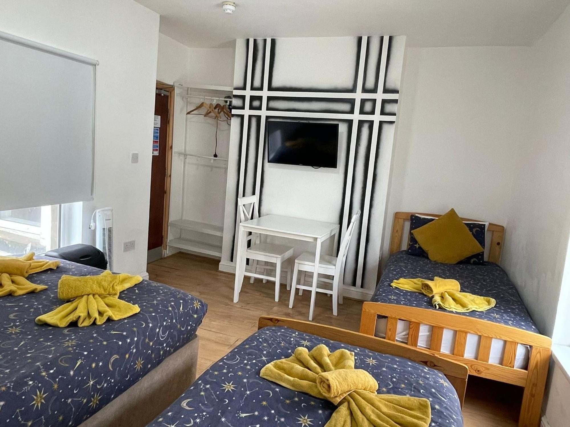 Ariana House Hotel-families And Couples Only