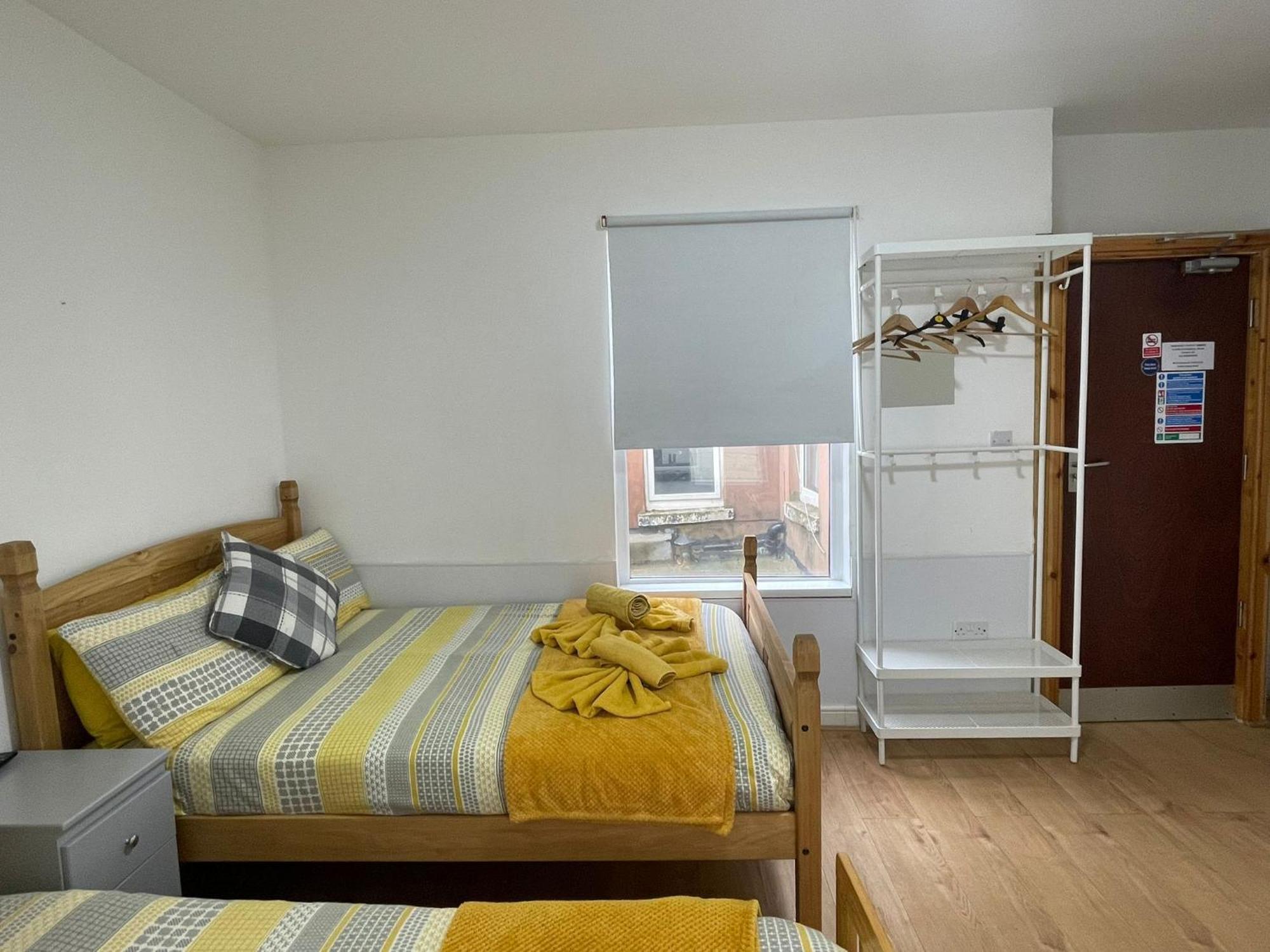 Guest house Ariana House Hotel-families And Couples Only *