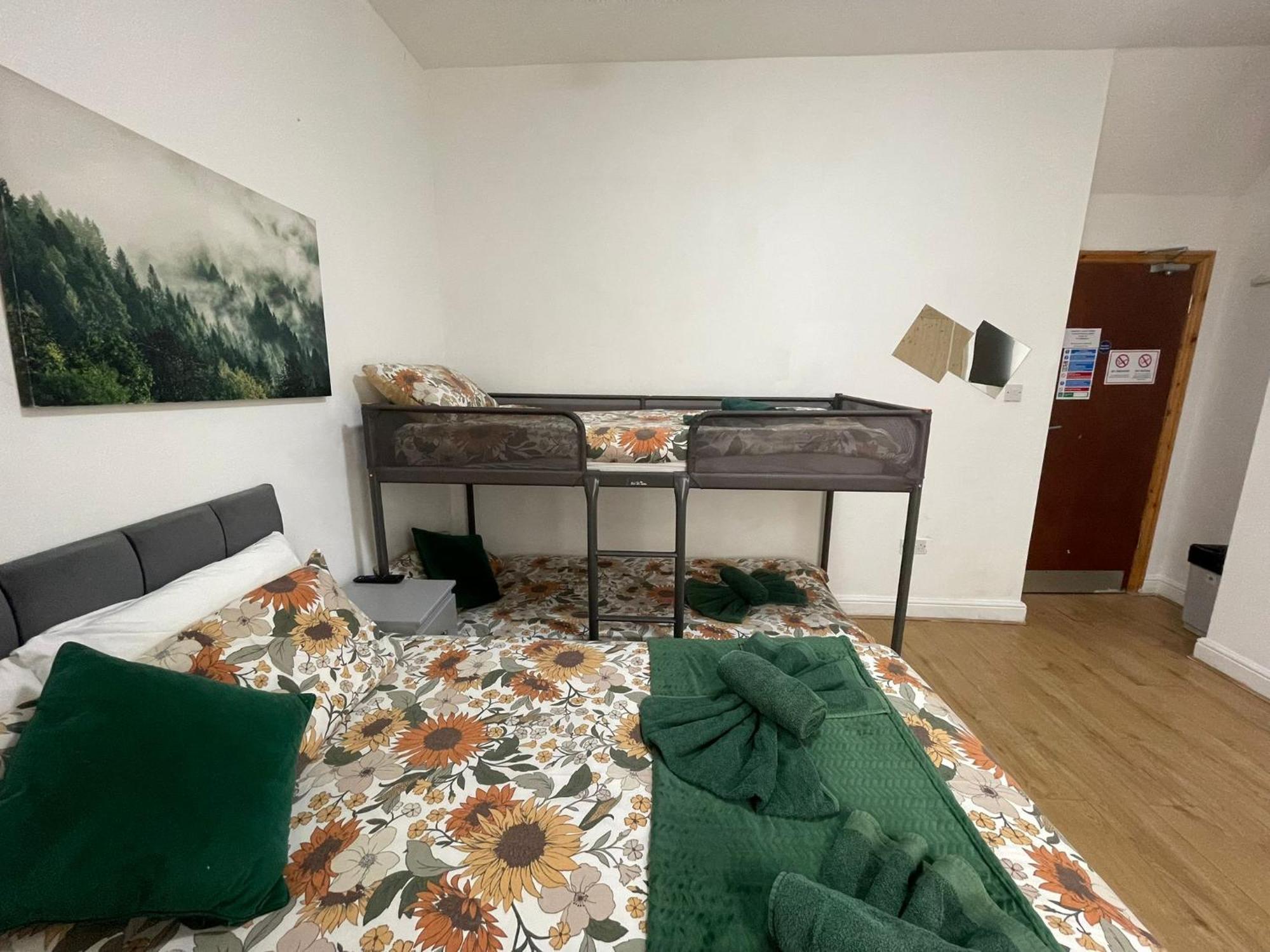 Ariana House Hotel-families And Couples Only Guest house *