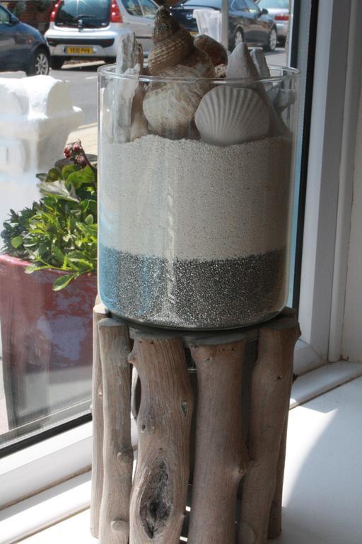 Guest house By The Seaside Blackpool