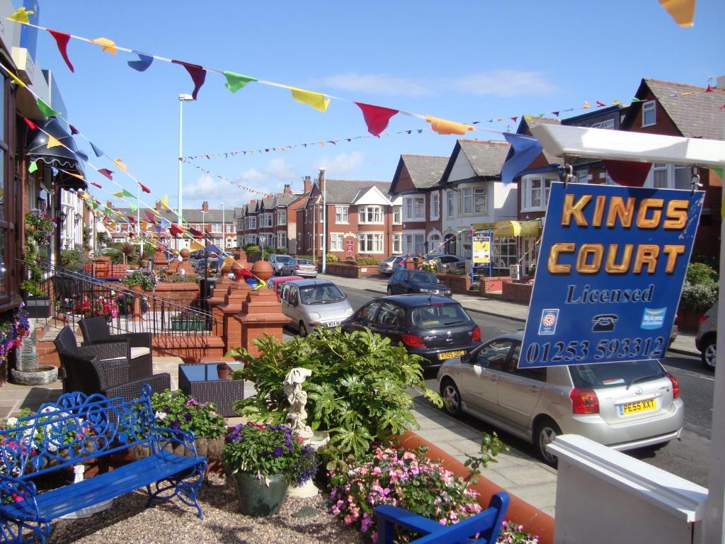 Kings Court Families & Couples 3* Blackpool