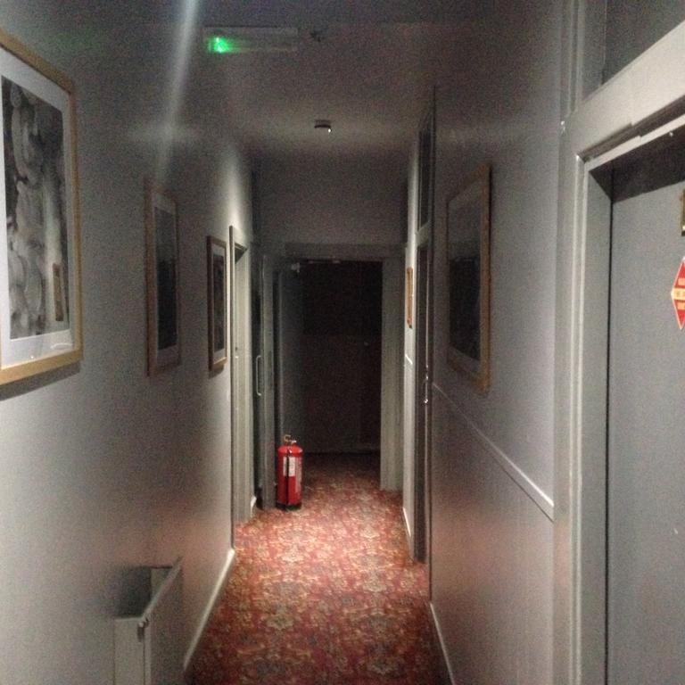 Peek-A-Booze - Budget Hotel - Adults Only Blackpool