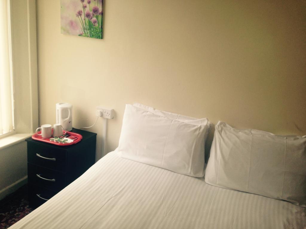 Hotel Peek-A-Booze - Budget Hotel - Adults Only 2*