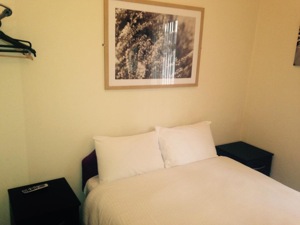 Peek-A-Booze - Budget Hotel - Adults Only Hotel 2*
