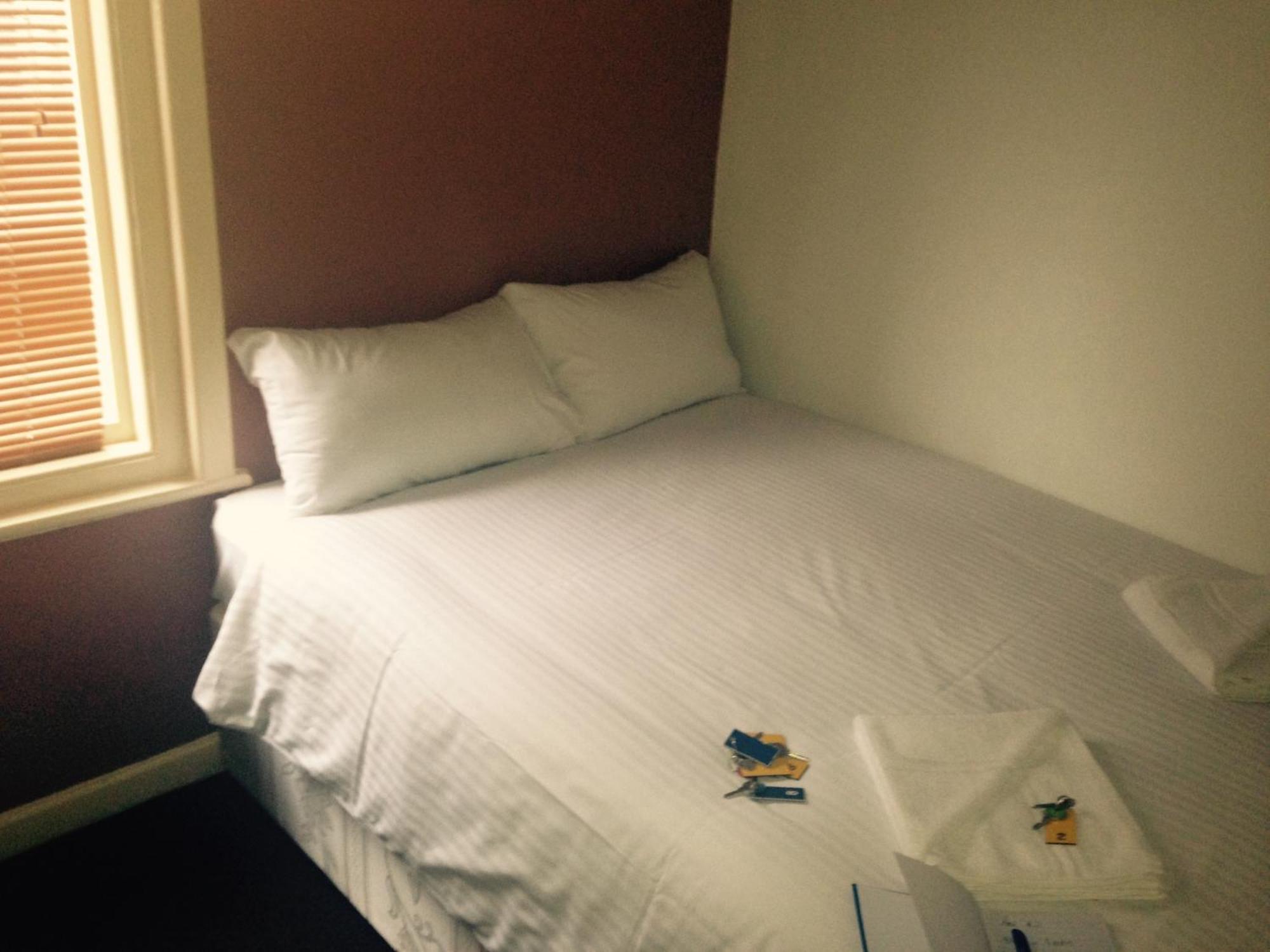 Peek-A-Booze - Budget Hotel - Adults Only Hotel Blackpool
