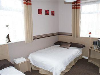 Bed & Breakfast West Vale 3*
