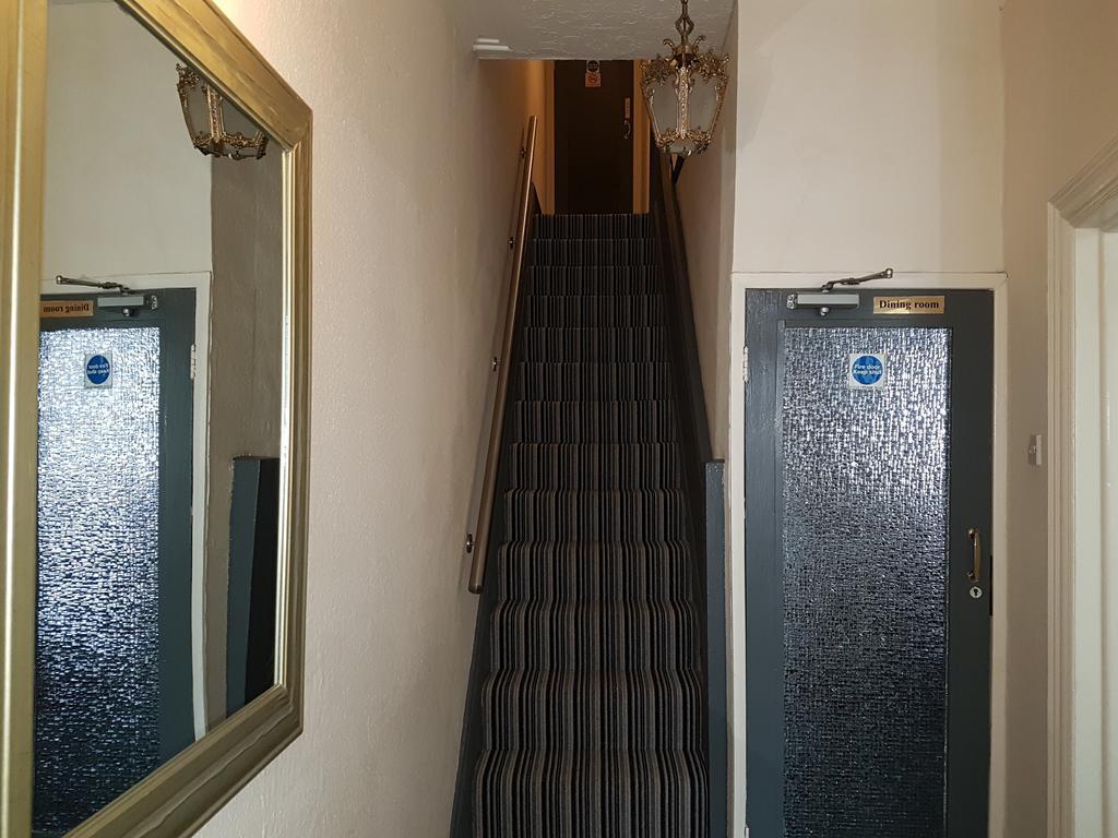 Bed & Breakfast Kings Court Families & Couples