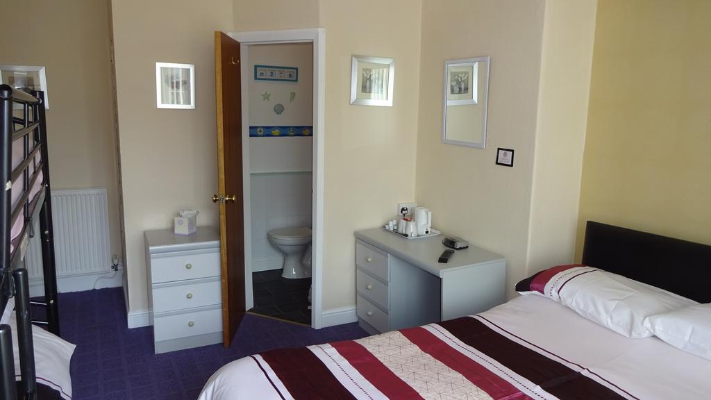Bed & Breakfast Kings Court Families & Couples 3*