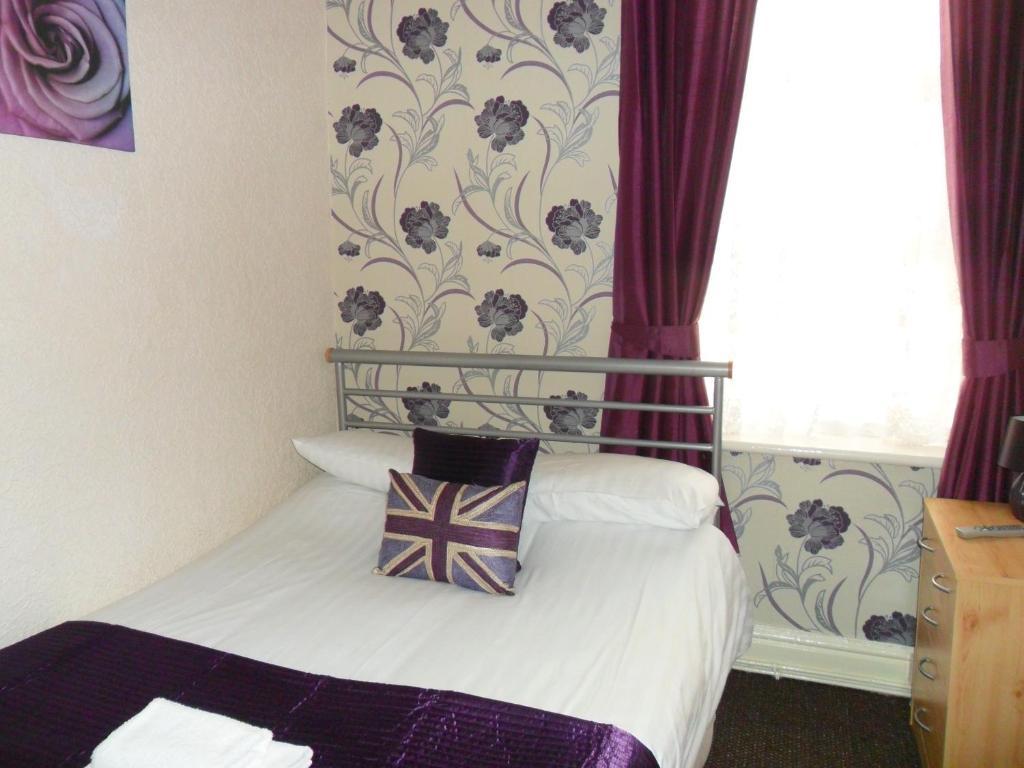 Hotel Lyric