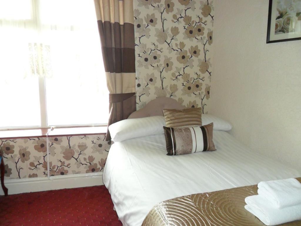 Hotel Lyric