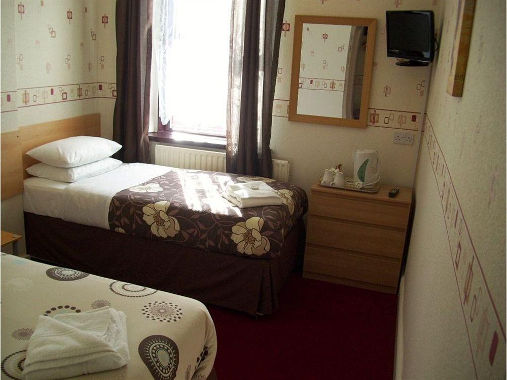 Wellington 2* Blackpool