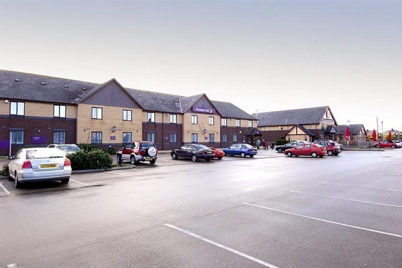 Hotel Premier Airport 3*