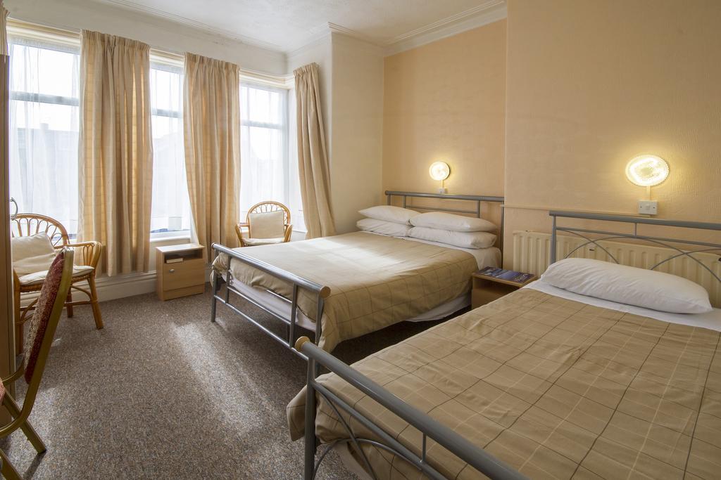 Brooklands Over 50'S Only 3*