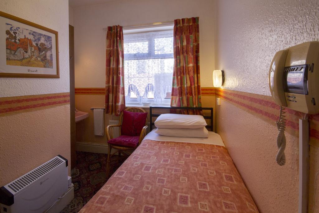 Brooklands Over 50'S Only 3*