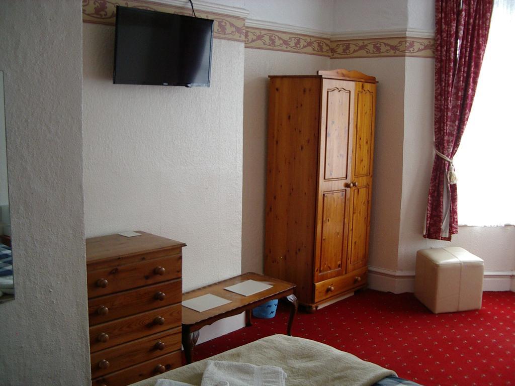 Royale Hotel 2*