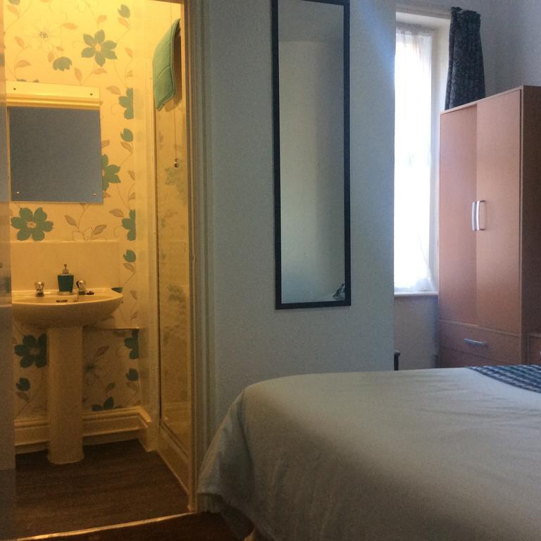 The Peerless Guest house Blackpool