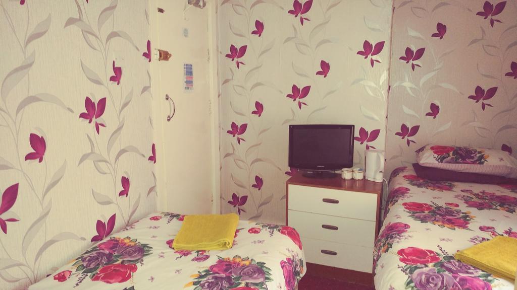 The Woodley Guest house 2*