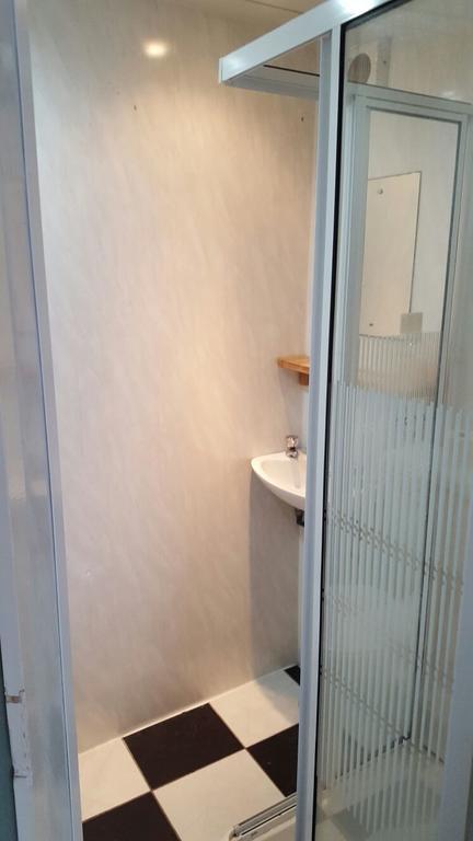 Myroomz Hollingdales Hotel 2*