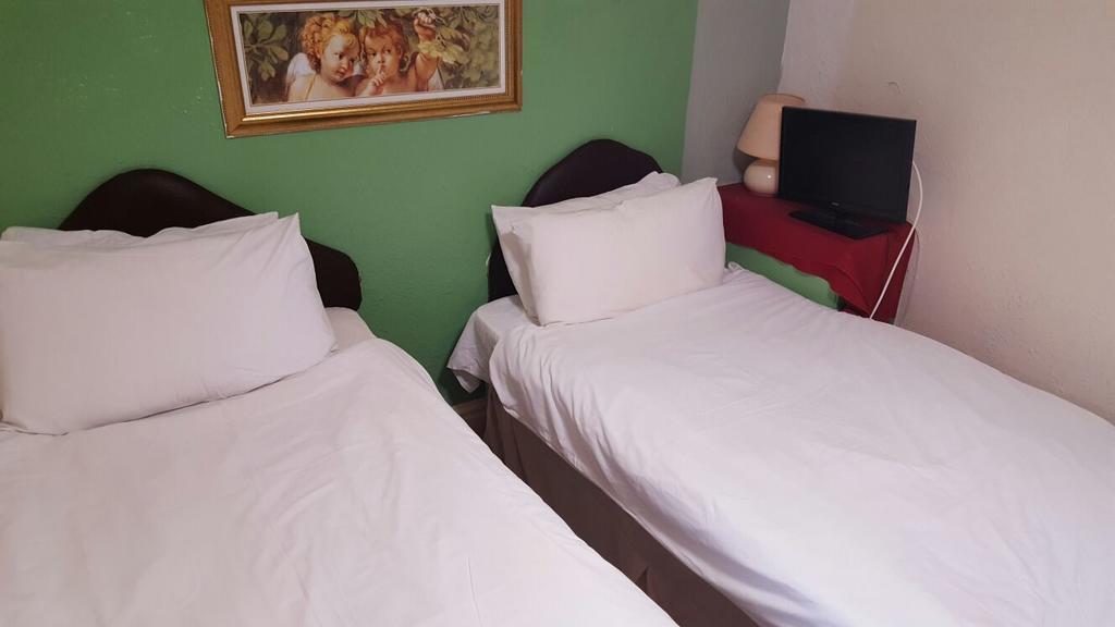 Myroomz Hollingdales Hotel Hotel 2*
