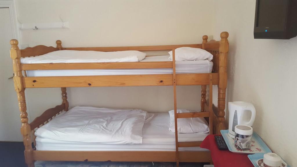 Myroomz Hollingdales Hotel Hotel