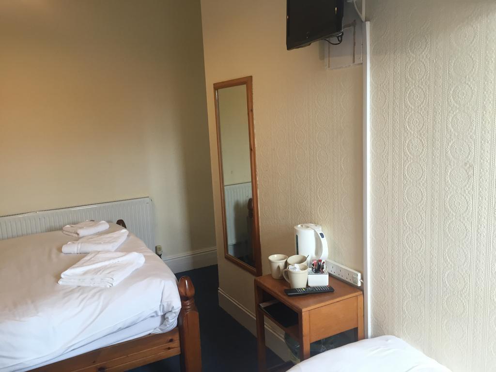 Hayward Hotel 2*