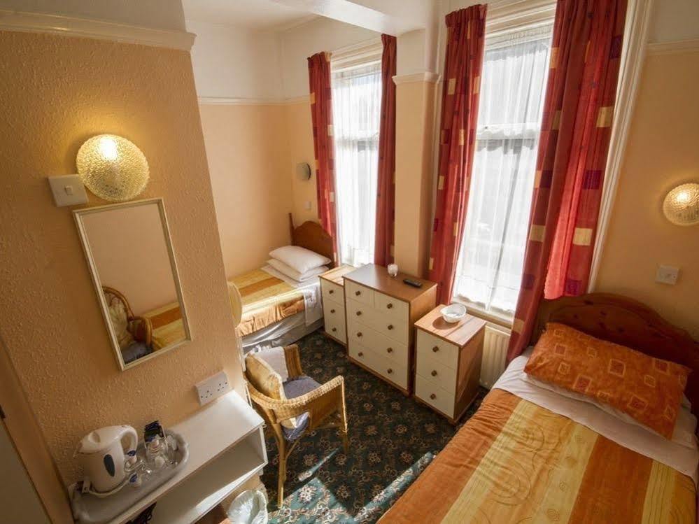 Guest house Brooklands Over 50'S Only Blackpool