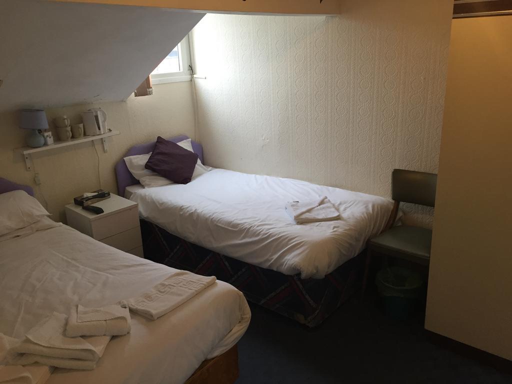 Hayward Hotel 2*