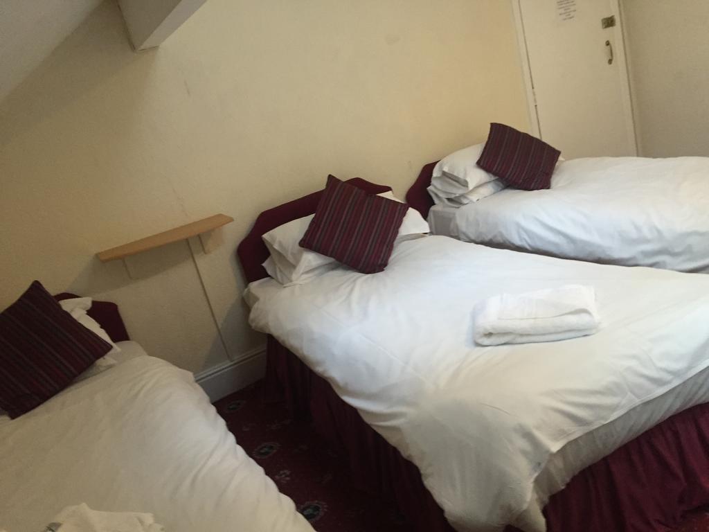 Hayward 2* Blackpool