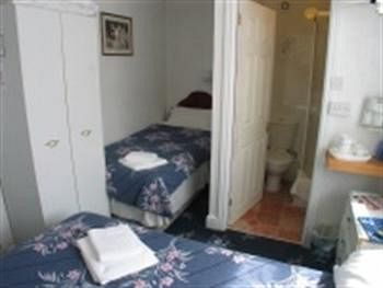 Jollies Guest house 3*