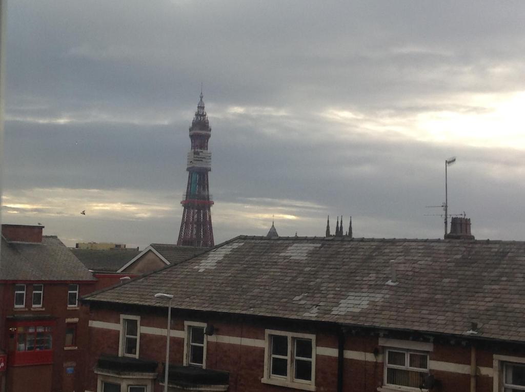 The Peerless 3* Blackpool