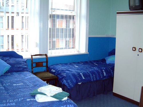 Hayward 2* Blackpool