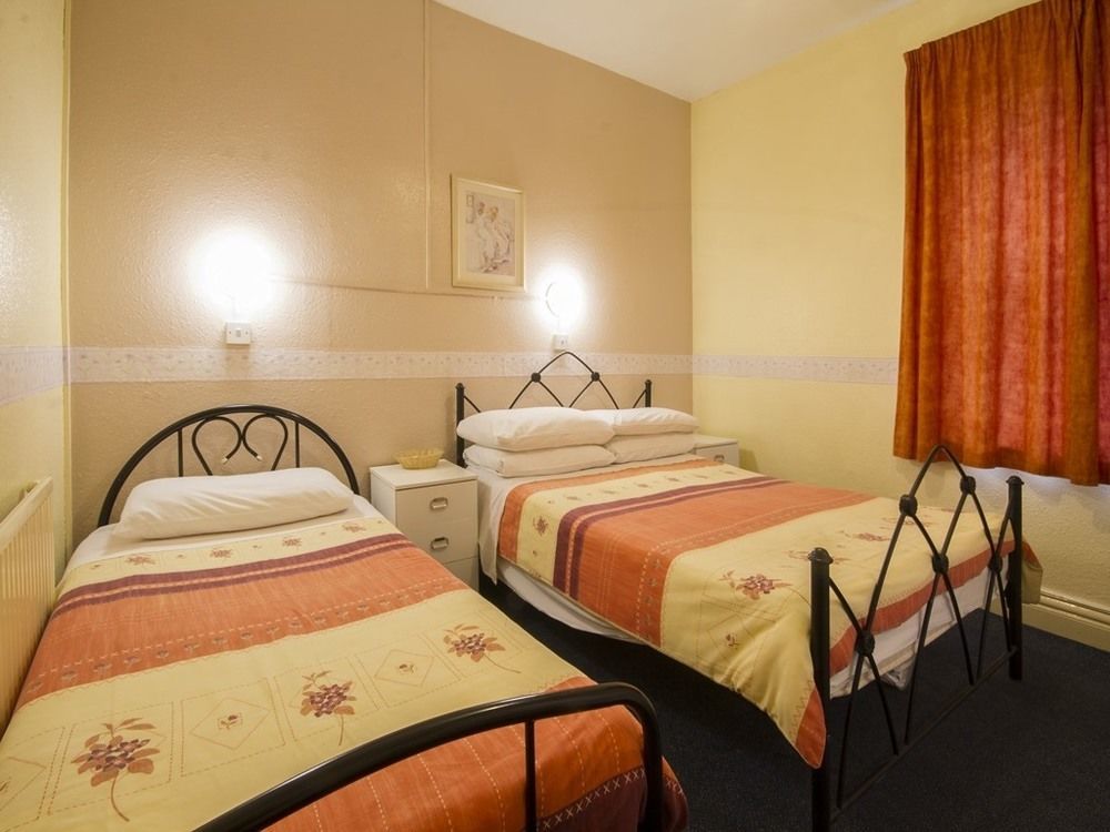 Guest house Brooklands Over 50'S Only 3*