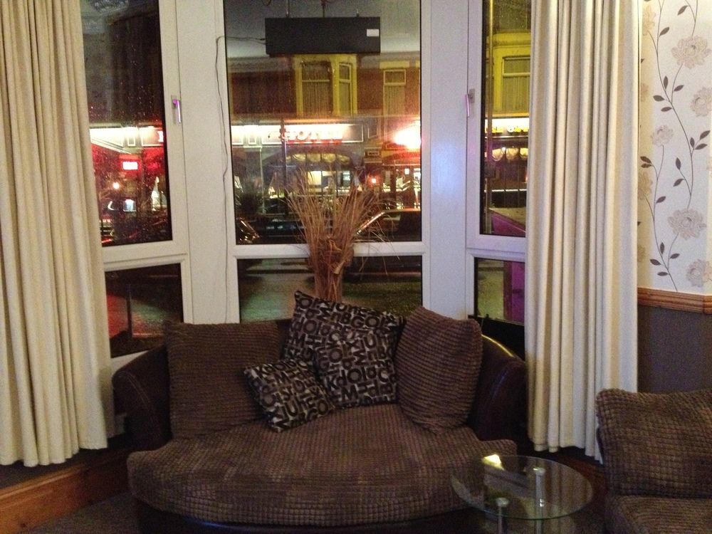 The Carlton Guest house Blackpool