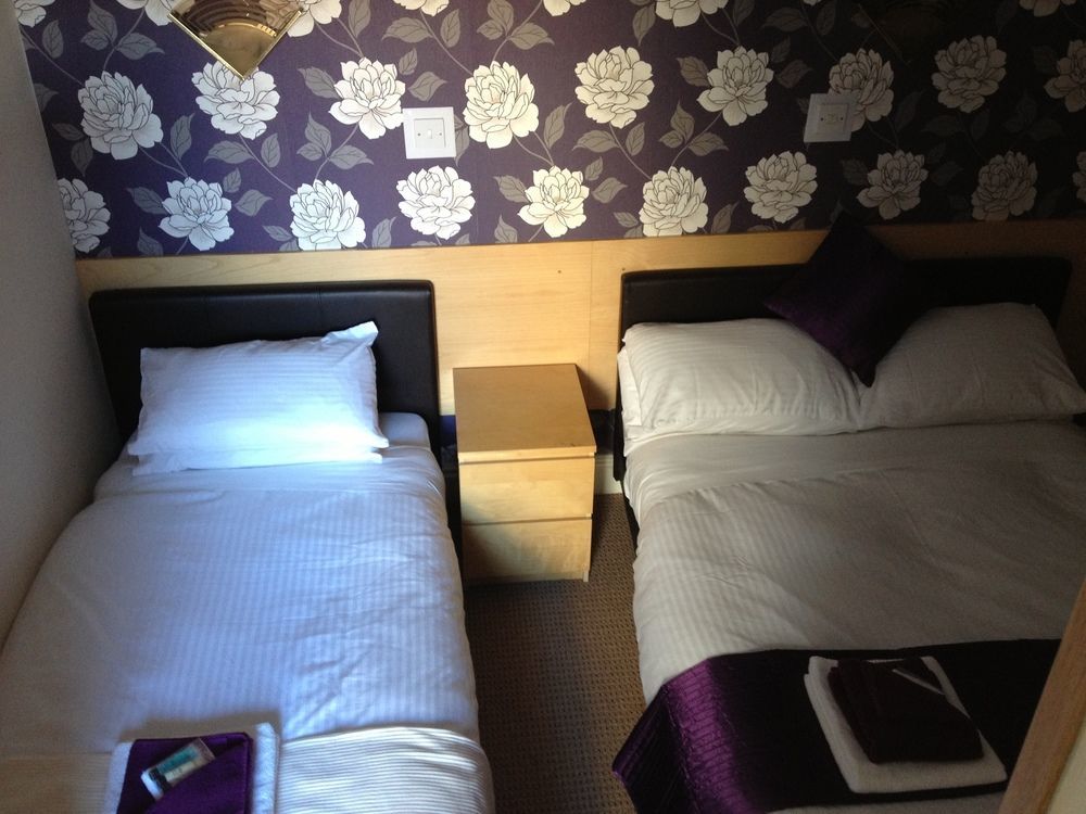 The Carlton 3*