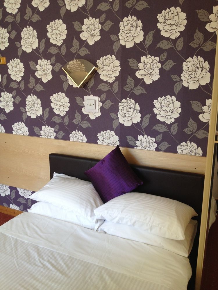 The Carlton Guest house 3*