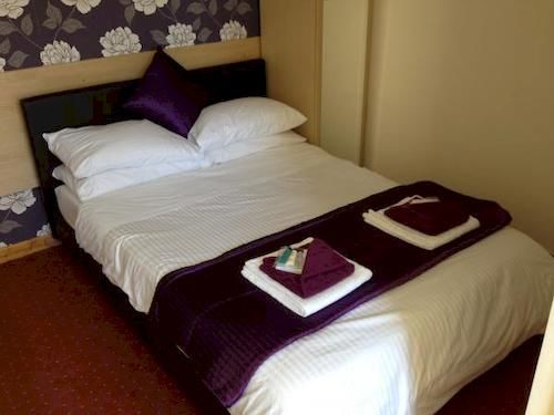 The Carlton 3*