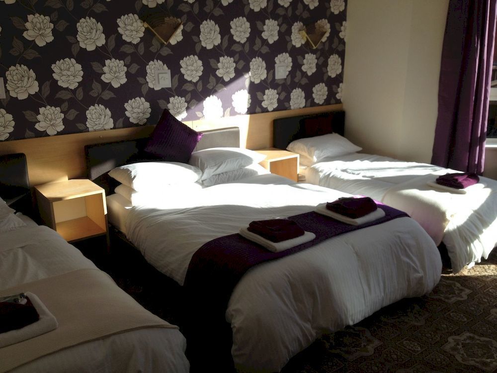 The Carlton Guest house 3*