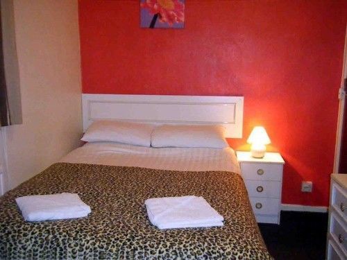 The Feathers 3* Blackpool