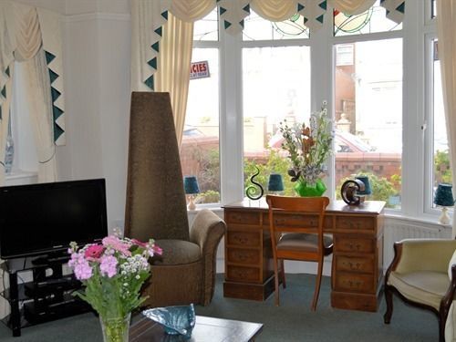 The Grosvenor View - Hotel Blackpool