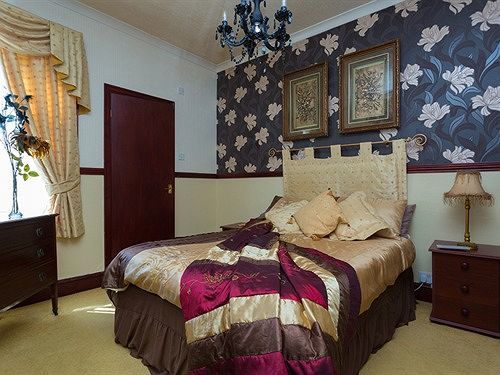 Graydon 3* Blackpool