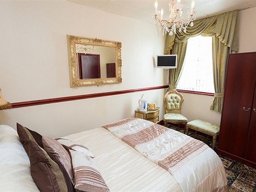 Graydon Blackpool